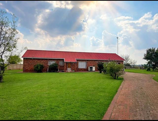 FARM FOR SALE IN VAN DER WESTHUIZEN